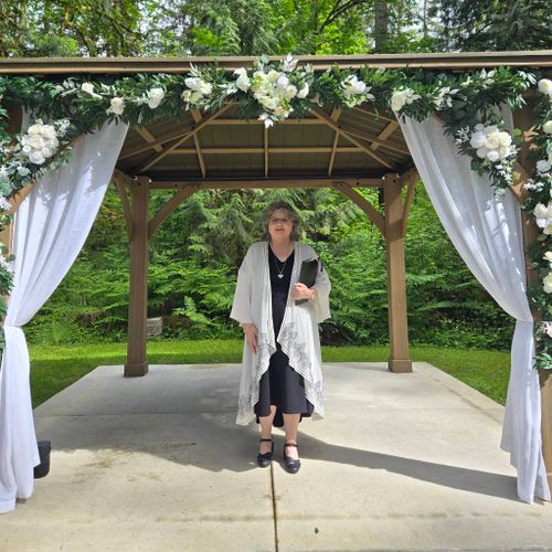 The NW Officiant - Weddings & Elopements