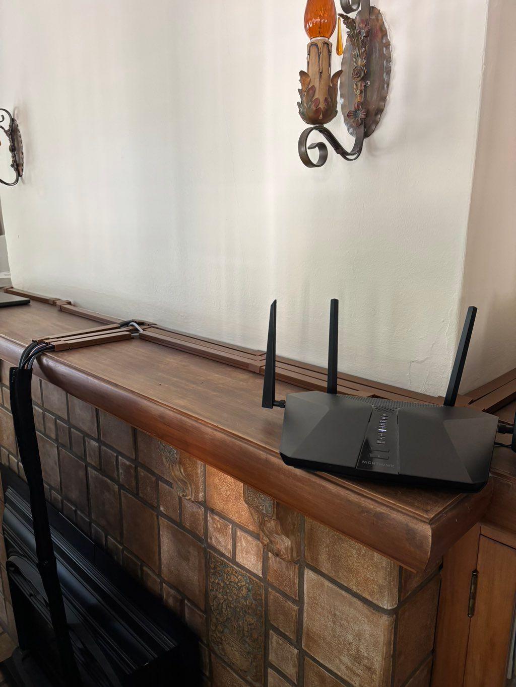 No more rats nest of cables. Clean concealed cable