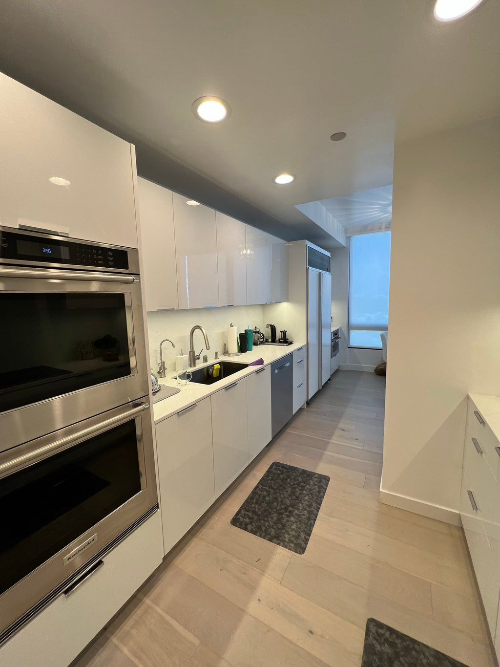 Baubox modern kitchen - Wilshire, CA