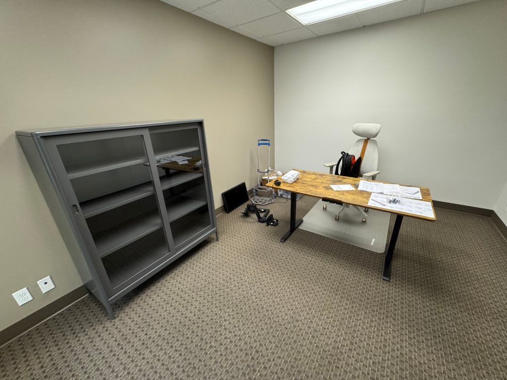 Chair/Desk/Cabinet