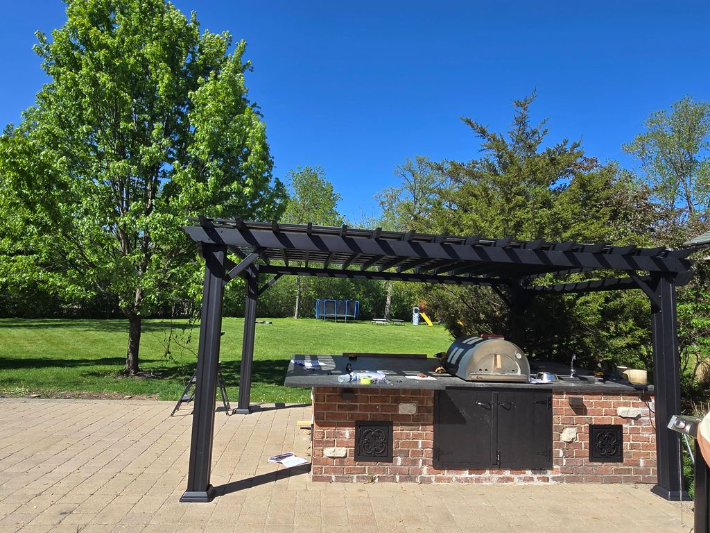 Pergola metal assembly