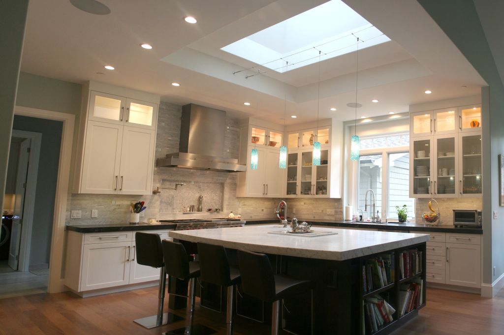 Kitchen backsplash and counters