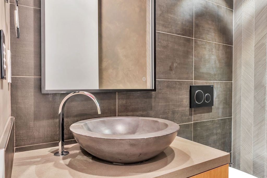Bathroom backsplash and vanity