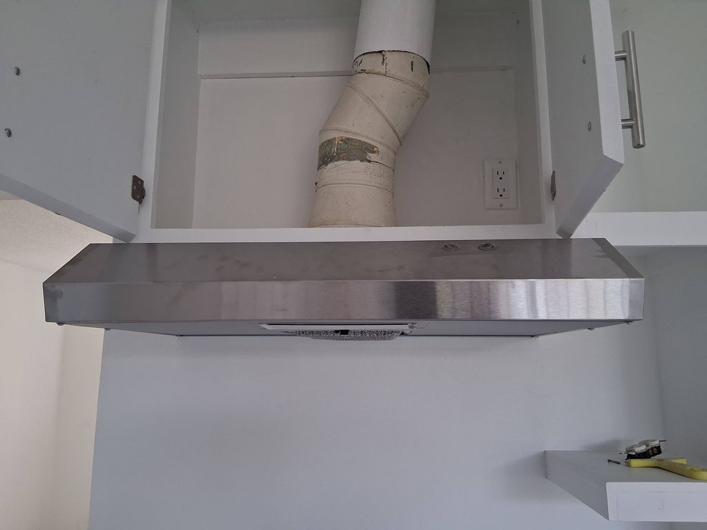 The extractor didn't have a Range Hood Power Cord.