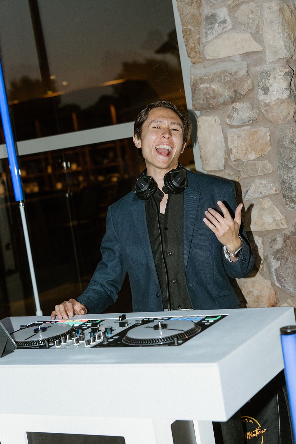 DJ Steven in the mix at a wedding!
