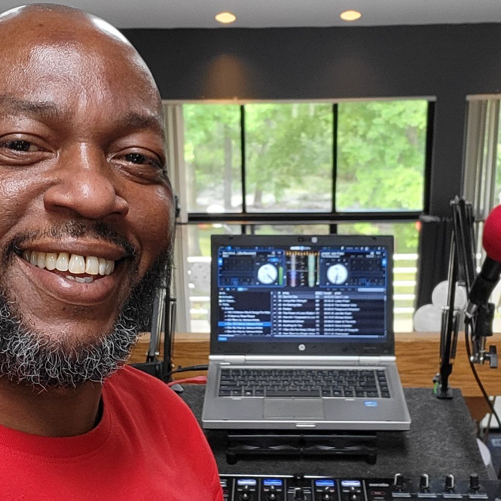 WEDDING/SUMMER PARTY DJ