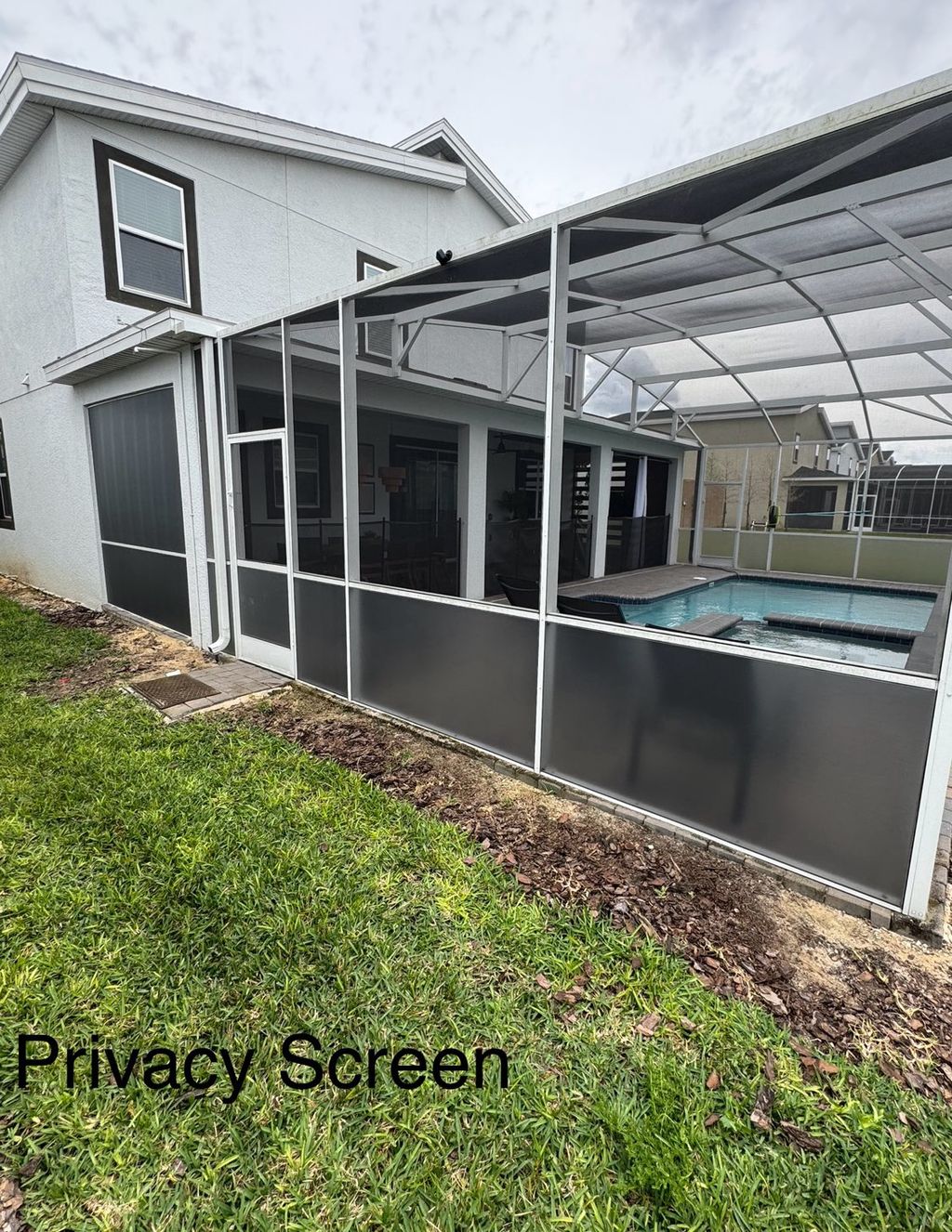 We offer privacy and regular screen installations 