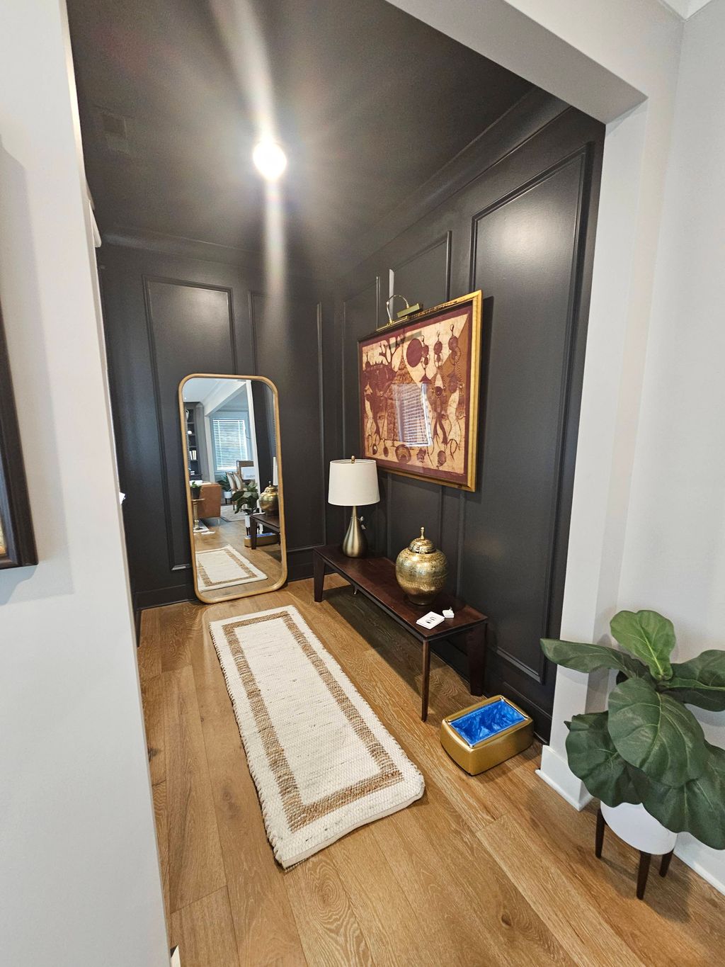 Painting and installation of mouldings 