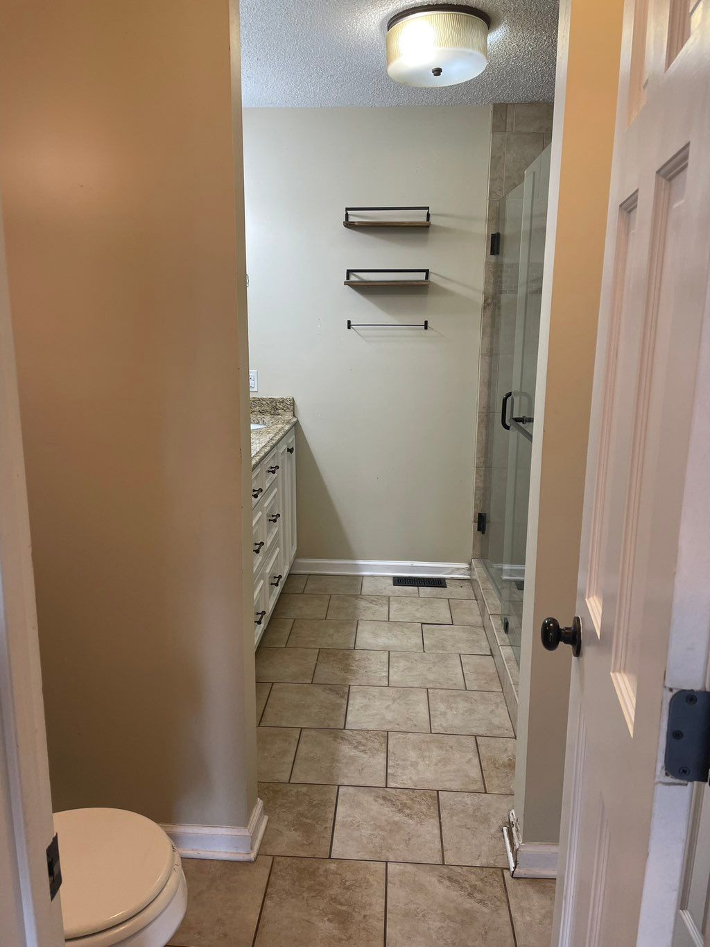 House clean and ready to be rent out 
