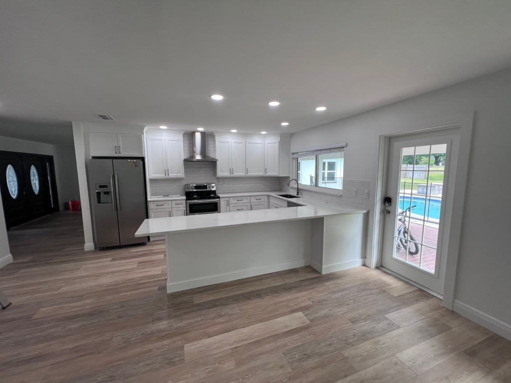 Lighting design allowing zero shadow on countertop