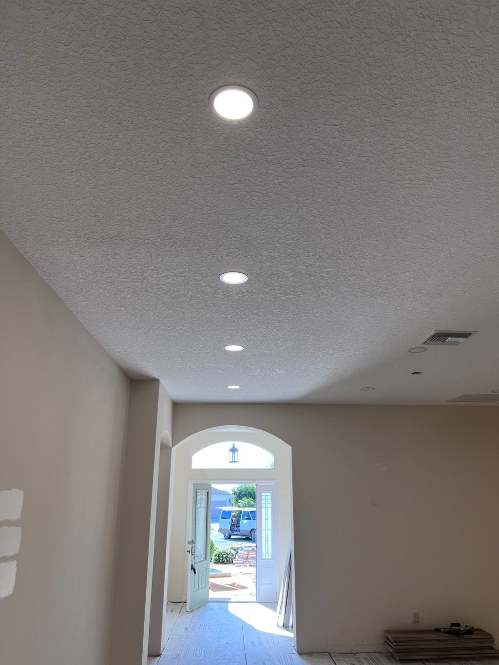 New ceiling lights with Laser line accuracy 