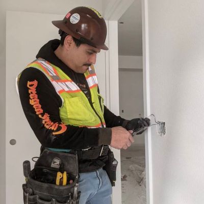 Avatar for line28 Electric Inc