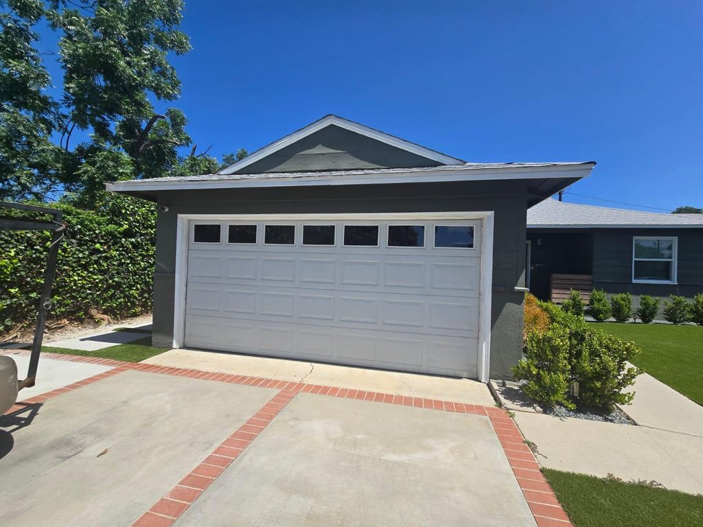 Installed new Chamberlain opener in Costa Mesa – q