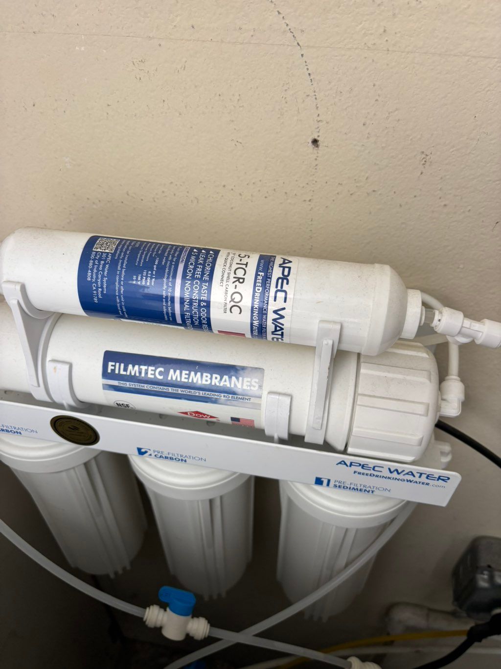 Reverse osmosis water filtration install and maint