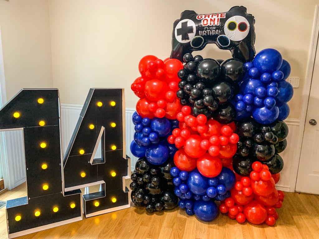 Gamer Balloon Wall
