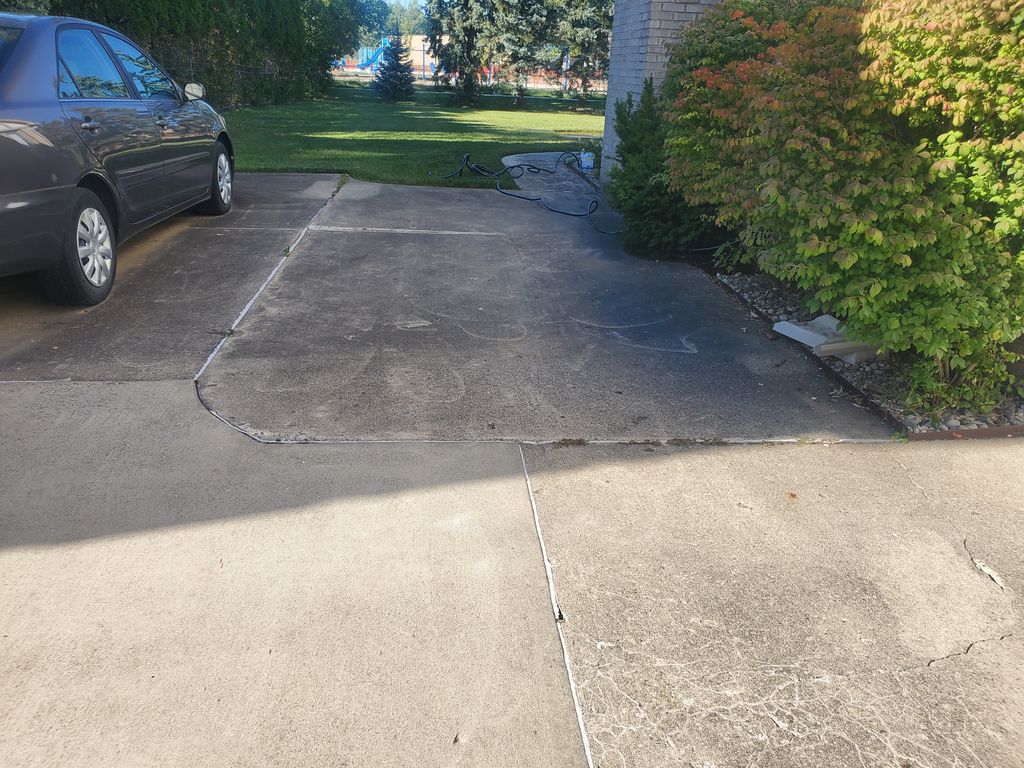 Driveway - Before