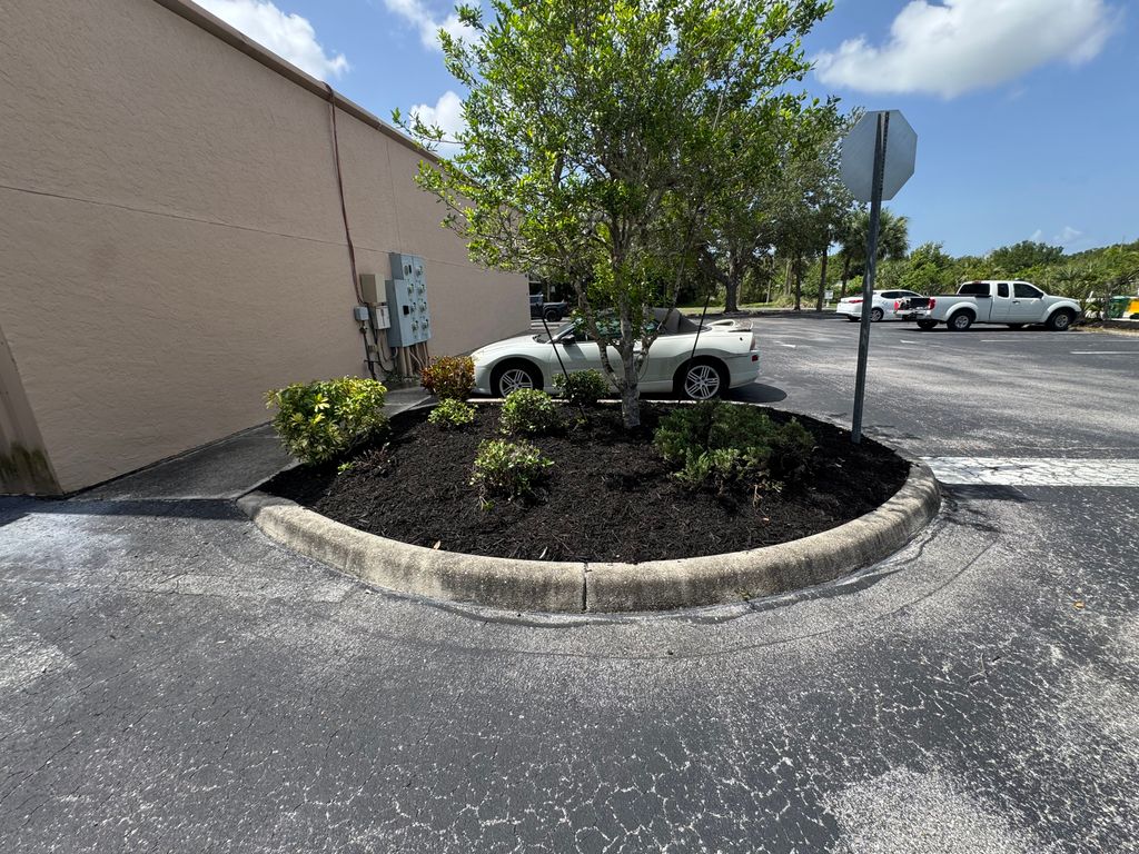 Fresh mulch 
