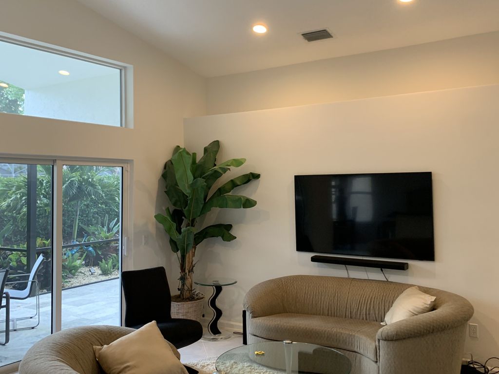 Drywall Skim Coat & Interior Painting