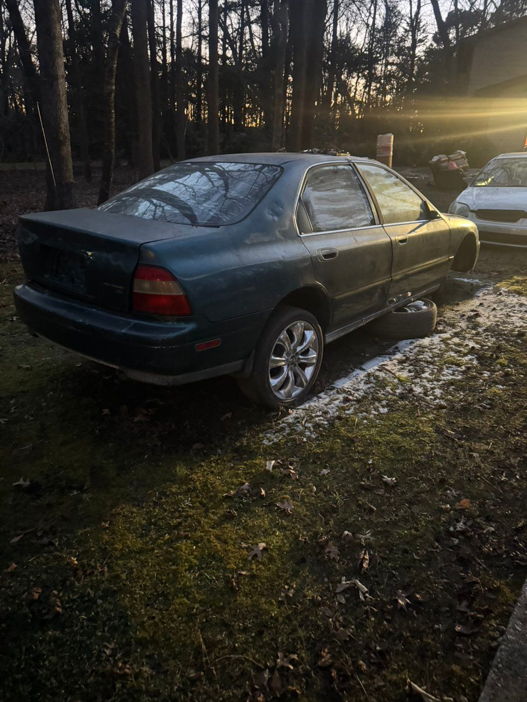 We remove old junk cars 