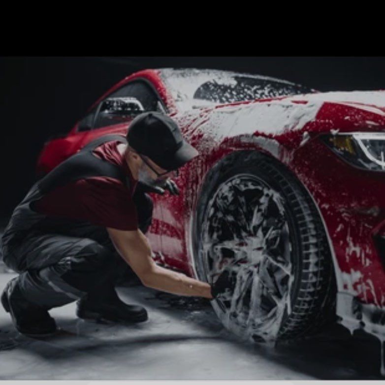 Detailing luxury cars mobile detail