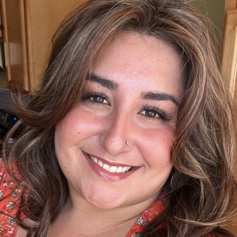Elvia, Bilingual Wedding Officiant