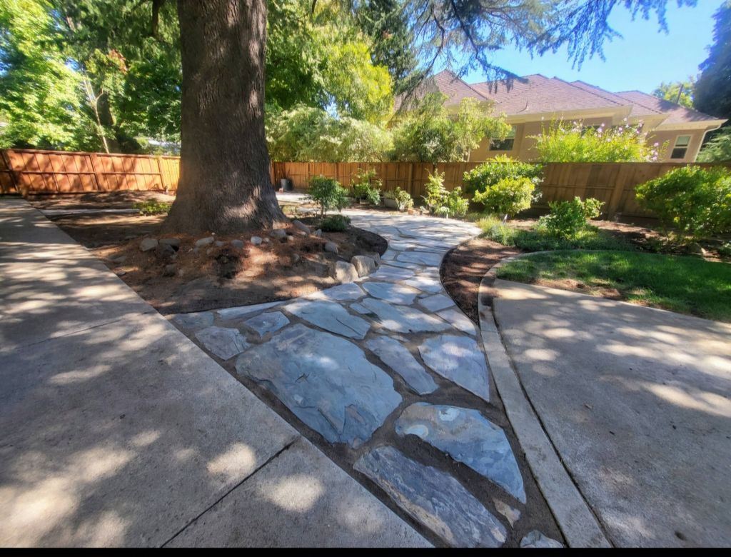1500 Sq Ft Flagstone Walkway With Steel Edging 