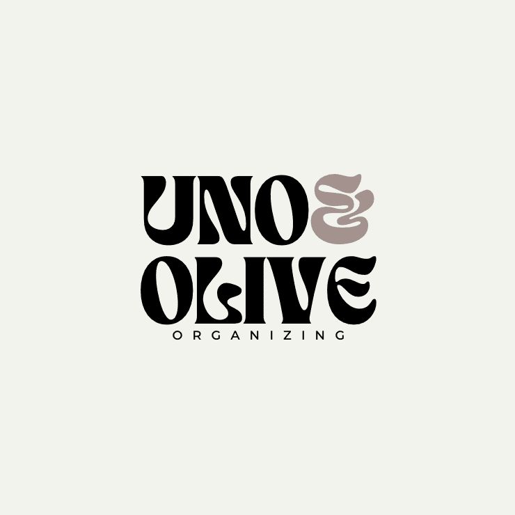 Uno and Olive Organizing