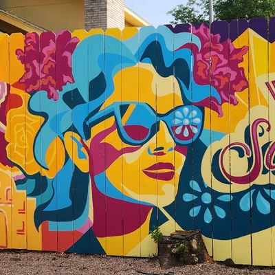 Avatar for Laura Lewis Mural Painting