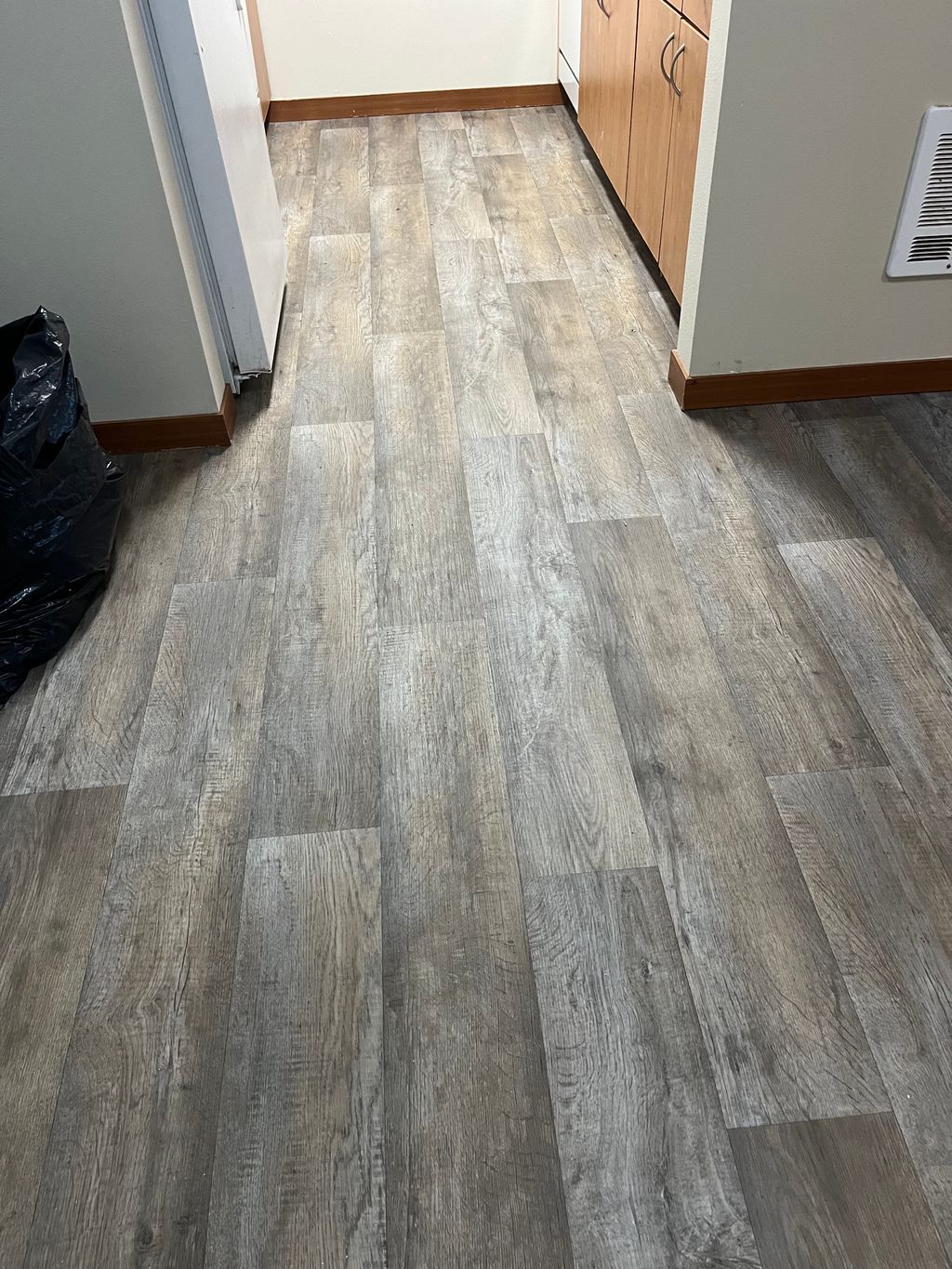 Sheet vinyl Install in apartment unit that gives t
