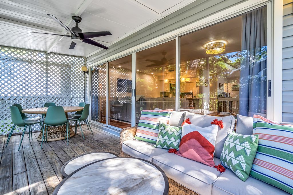 Screened Porch Design, Setup & Staging