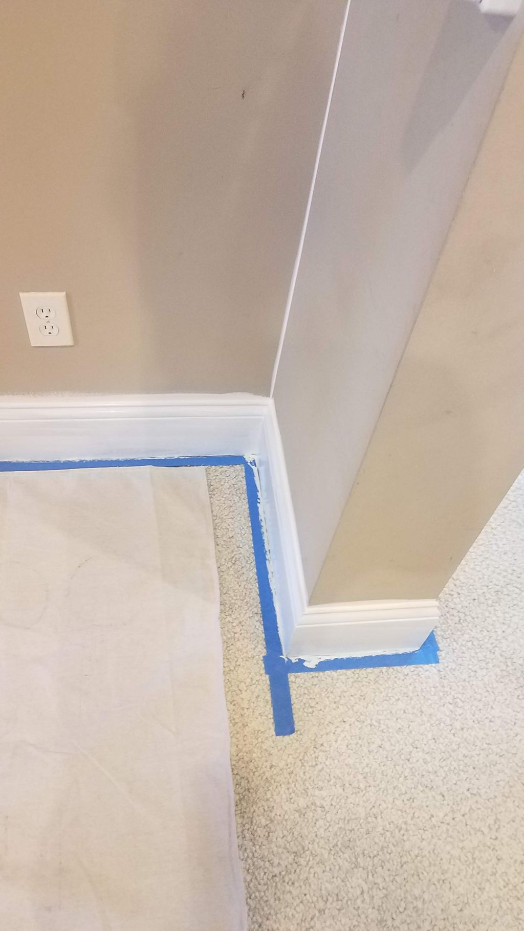 Bedroom trim and wall paint - Before
