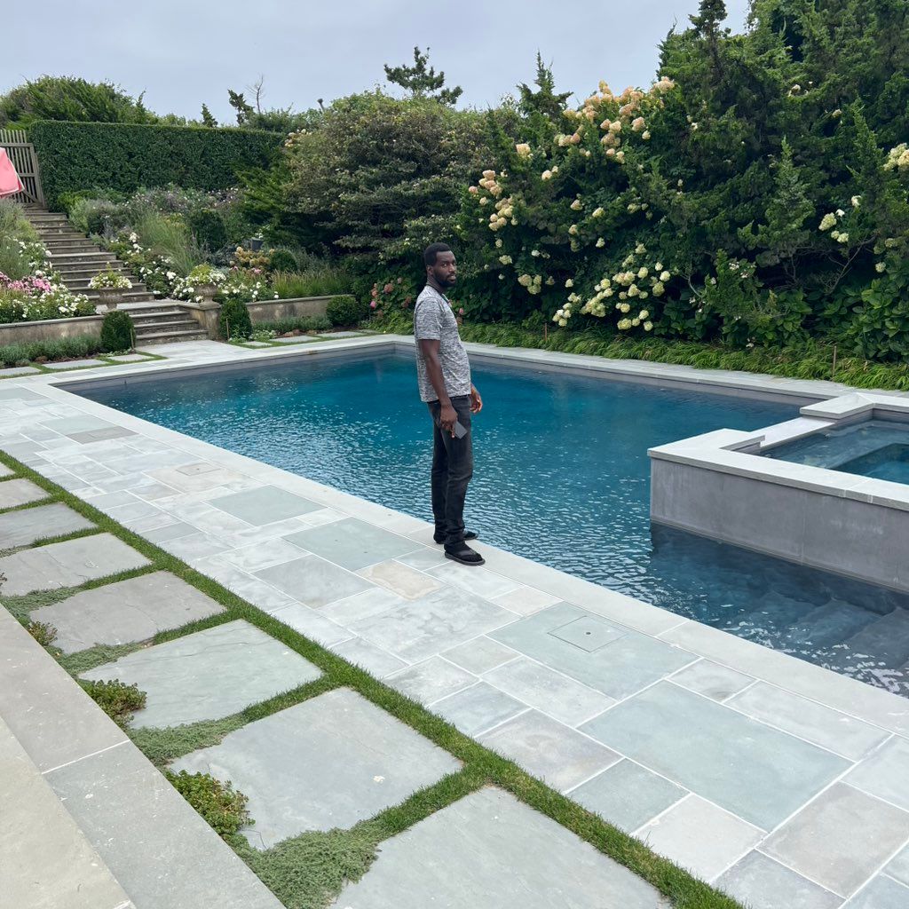 Leorah swimming pool service