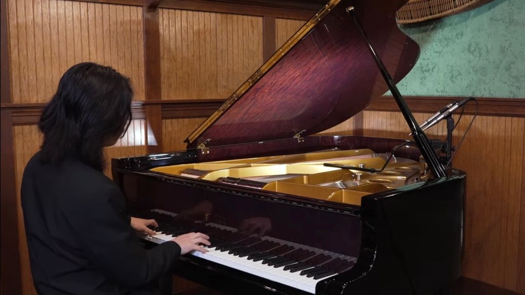 @ Classic Pianos