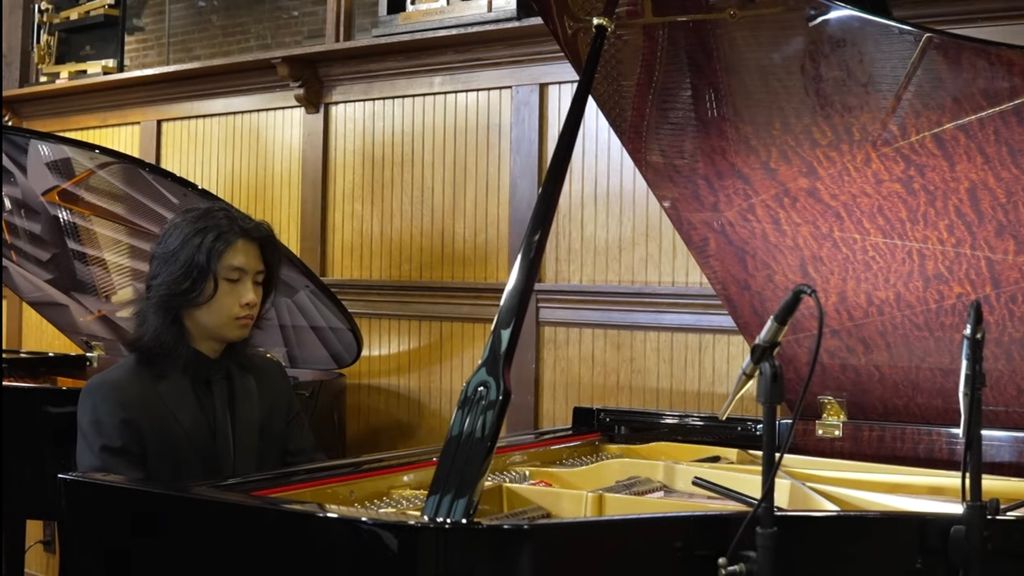@ Classic Pianos
