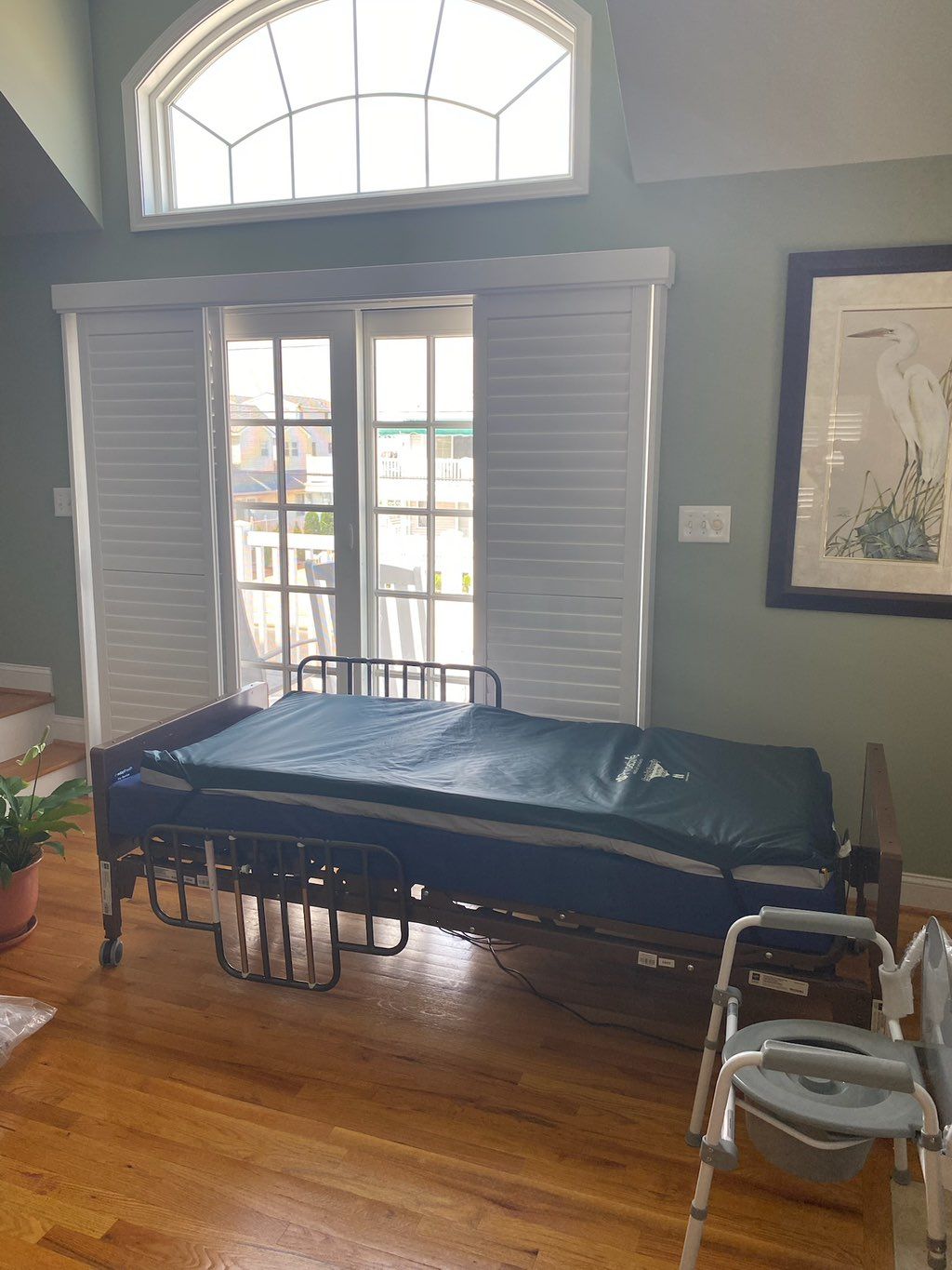 Hospital bed transport and reassembly 