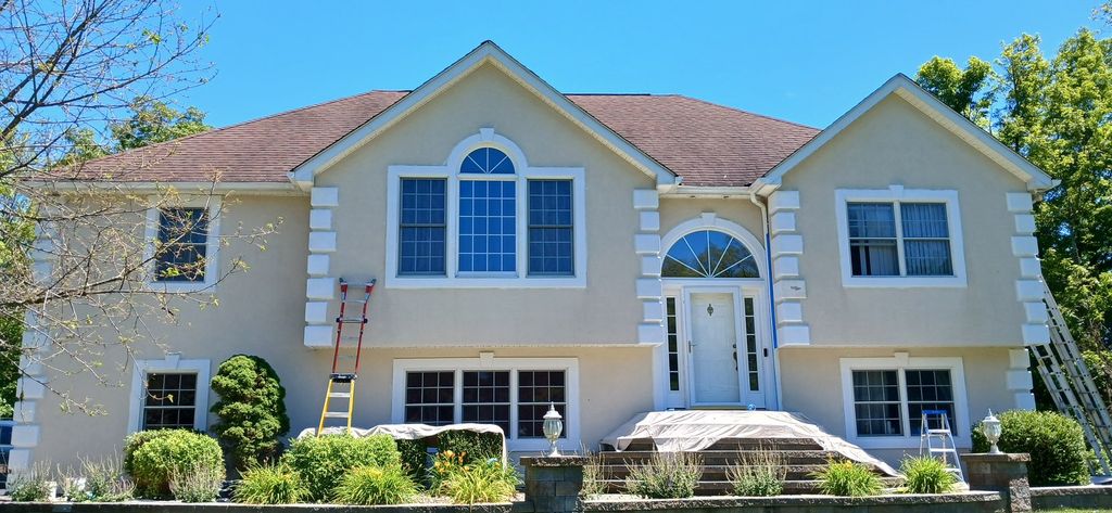Stucco fresh paint 