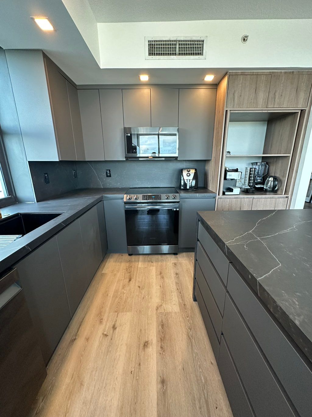 full renovation kitchen counter top  cabinets floo