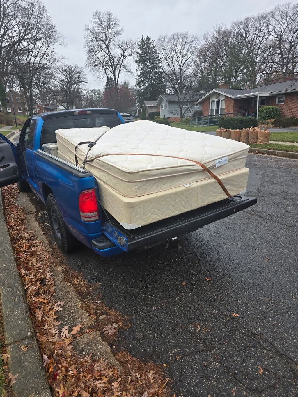 Hauling/Junk removal