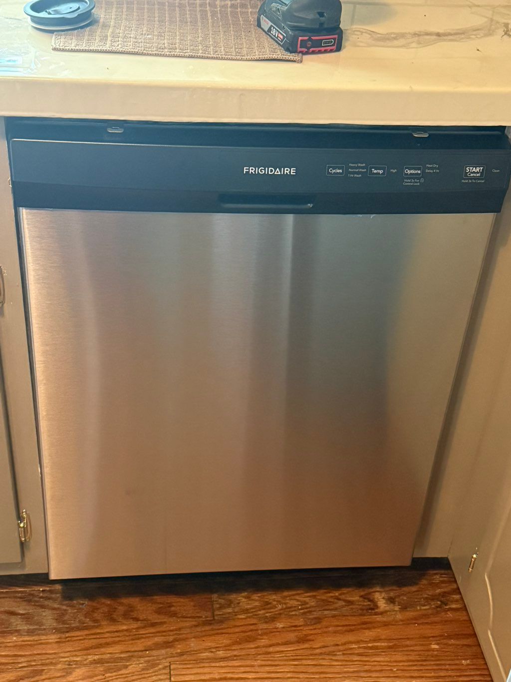 Installed dishwasher 