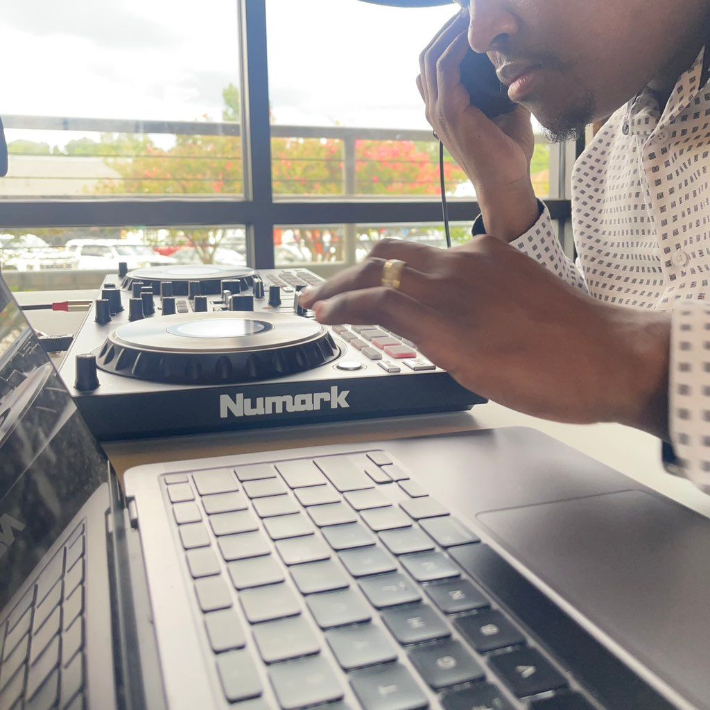 DJ T