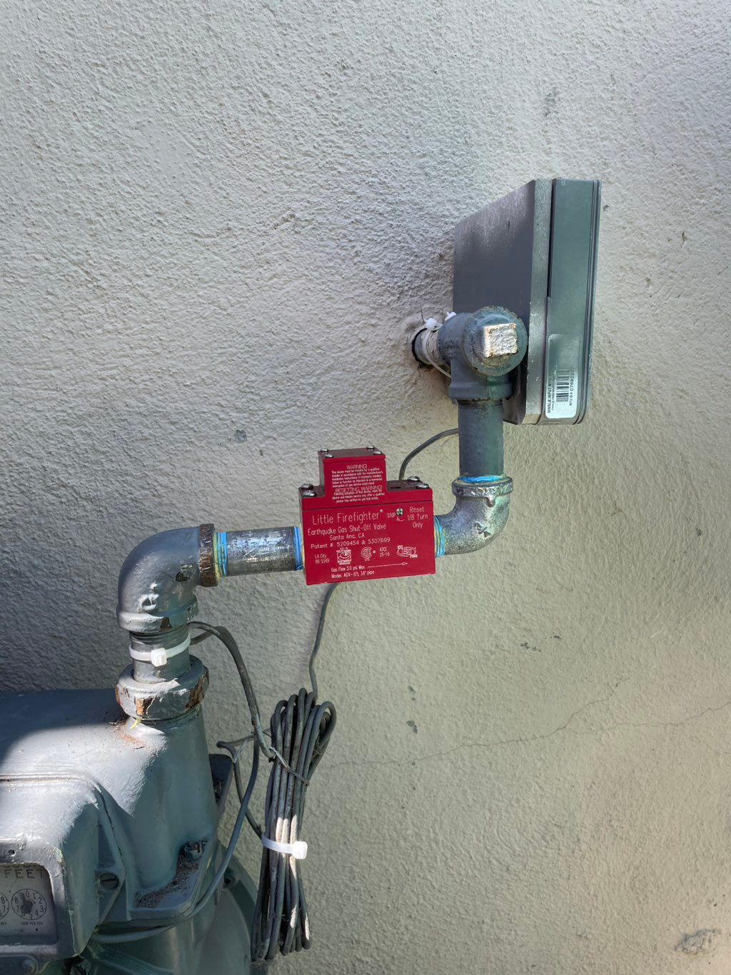 Seismic shut off valve for gas 
