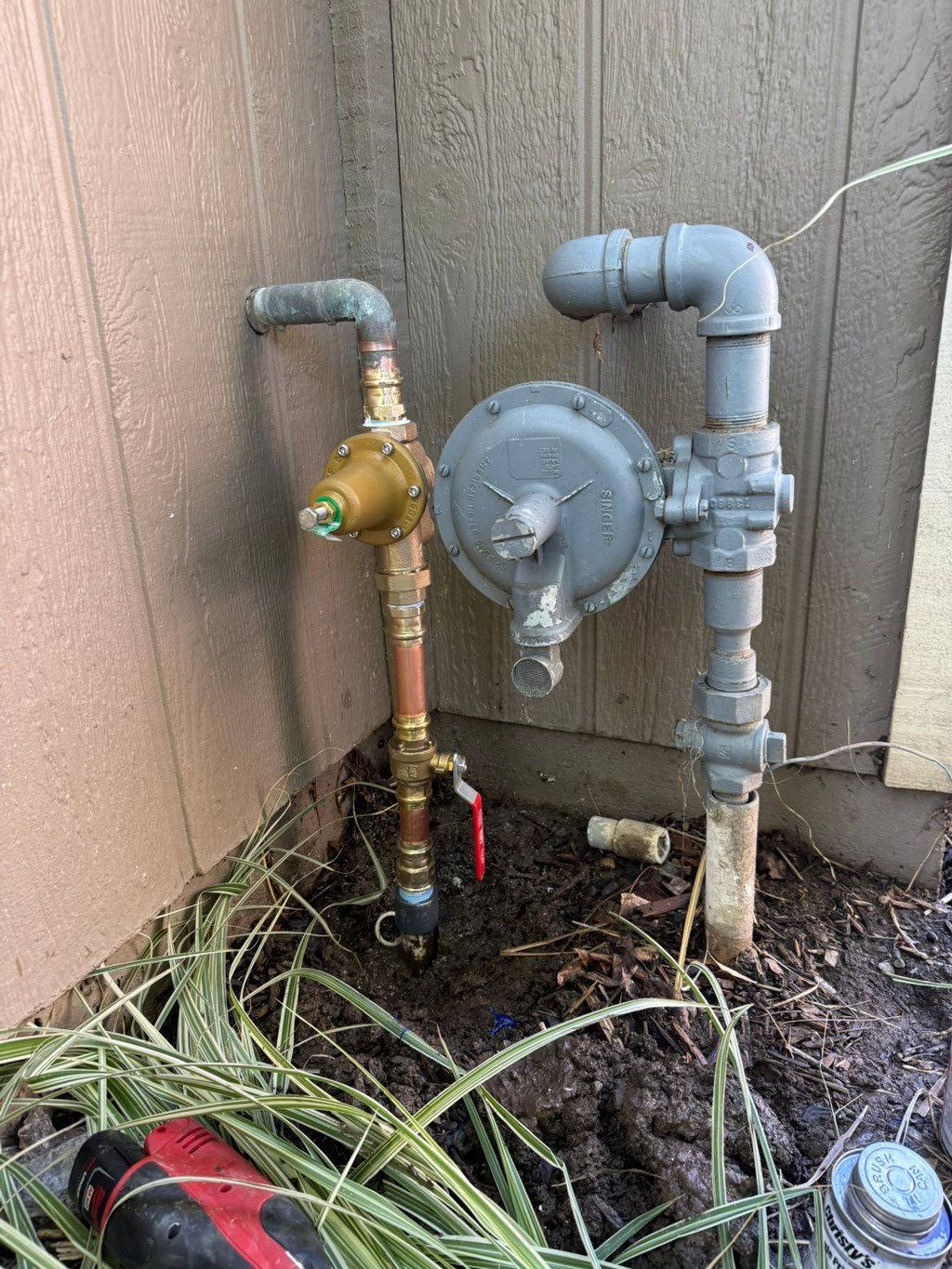 Brand new pressure regulator valve with a brand ne
