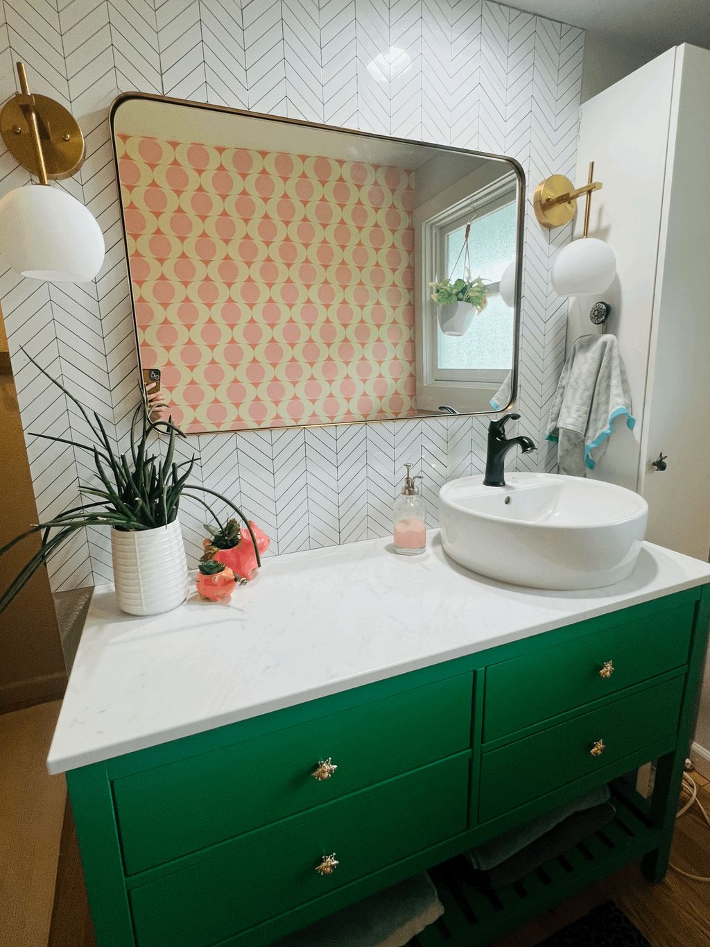Simple guest bathroom updates. Painted vanity, til