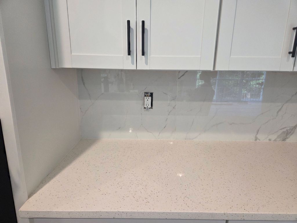 Porcelain tile 32" X 32" tile for kitchen backspla