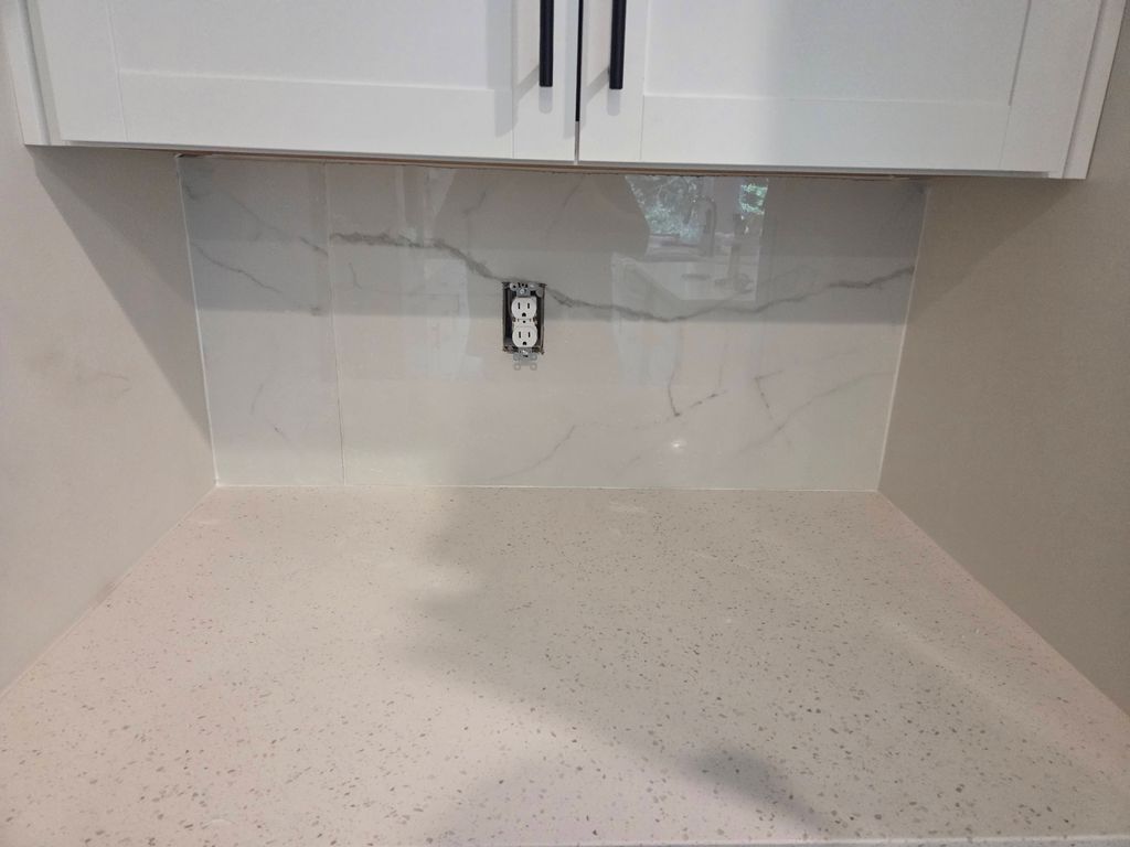 Porcelain tile 32" X 32" tile for kitchen backspla