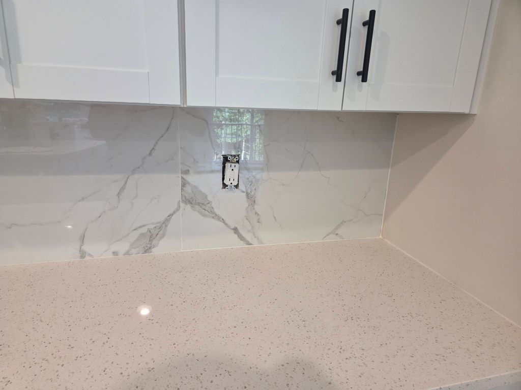 Porcelain tile 32" X 32" tile for kitchen backspla
