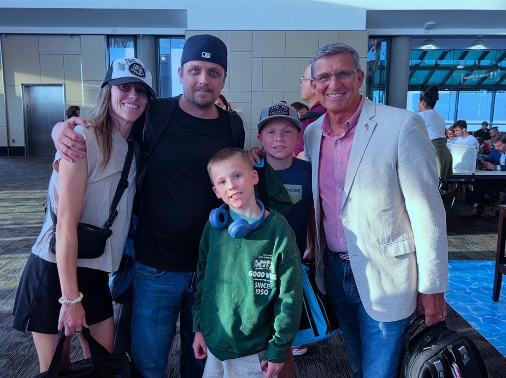 Detective Brooks family with US General Michael Fl