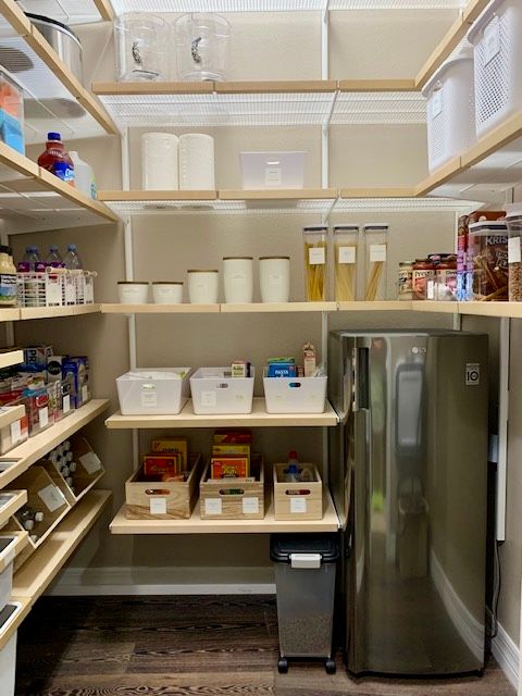 CONTAINER STORE PANTRY SHELFS