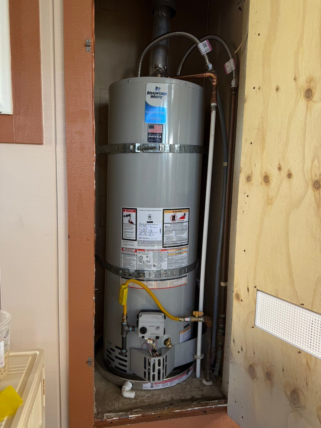 40 Gallon (Bradford White) water heater with new s