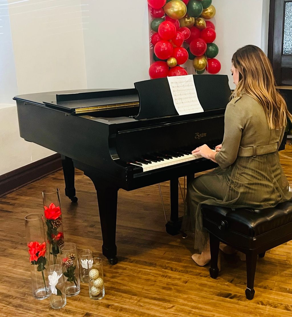 Piano Recital Balloon Decor